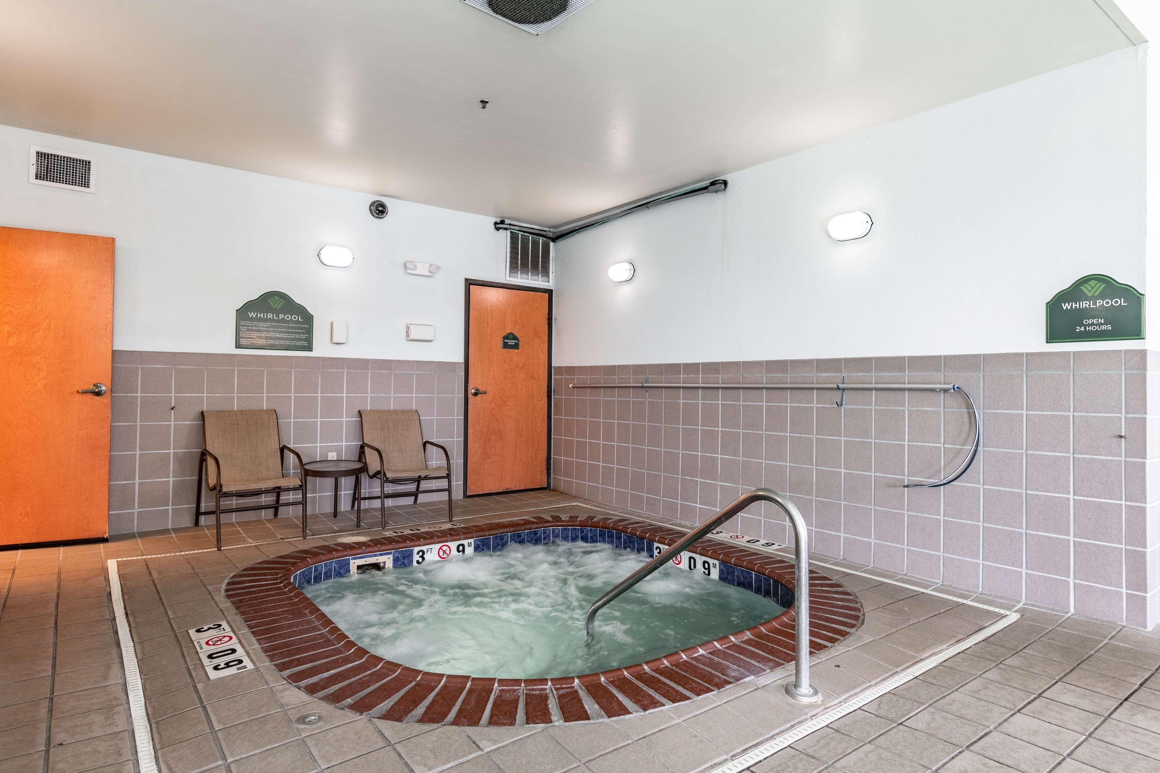 Wingate By Wyndham Vienna - Parkersburg - Marietta Hotel Exterior photo