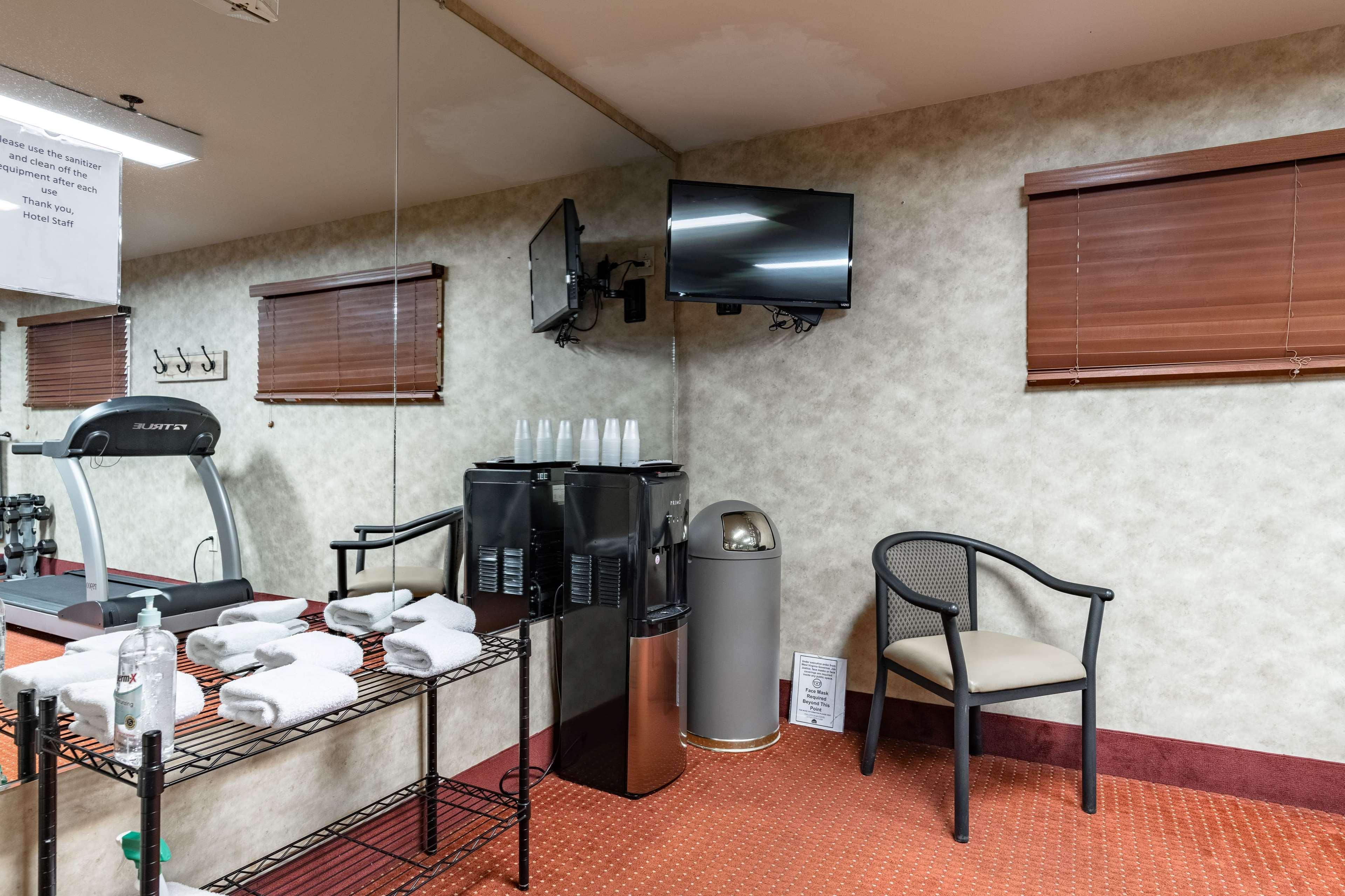 Wingate By Wyndham Vienna - Parkersburg - Marietta Hotel Exterior photo