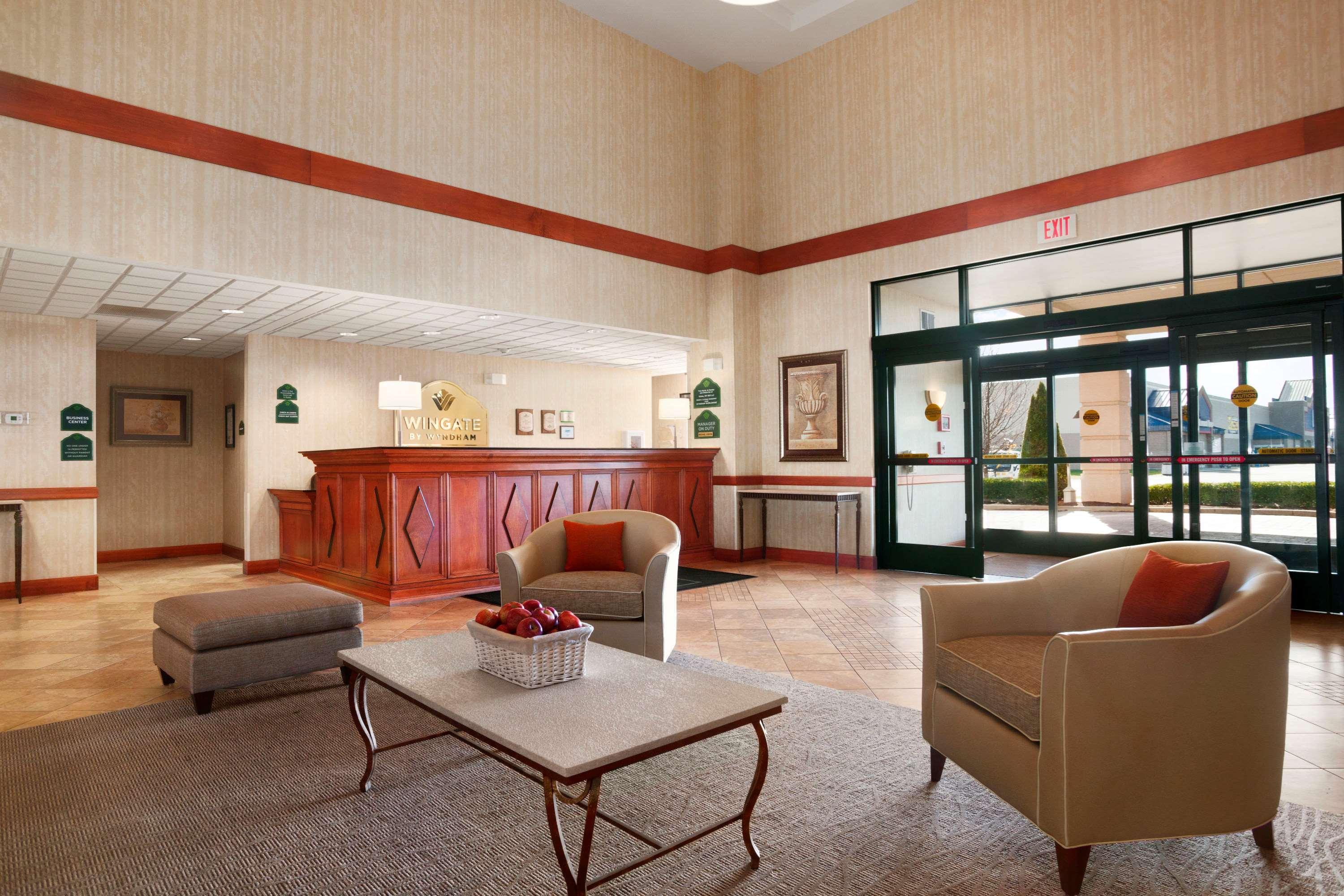Wingate By Wyndham Vienna - Parkersburg - Marietta Hotel Exterior photo