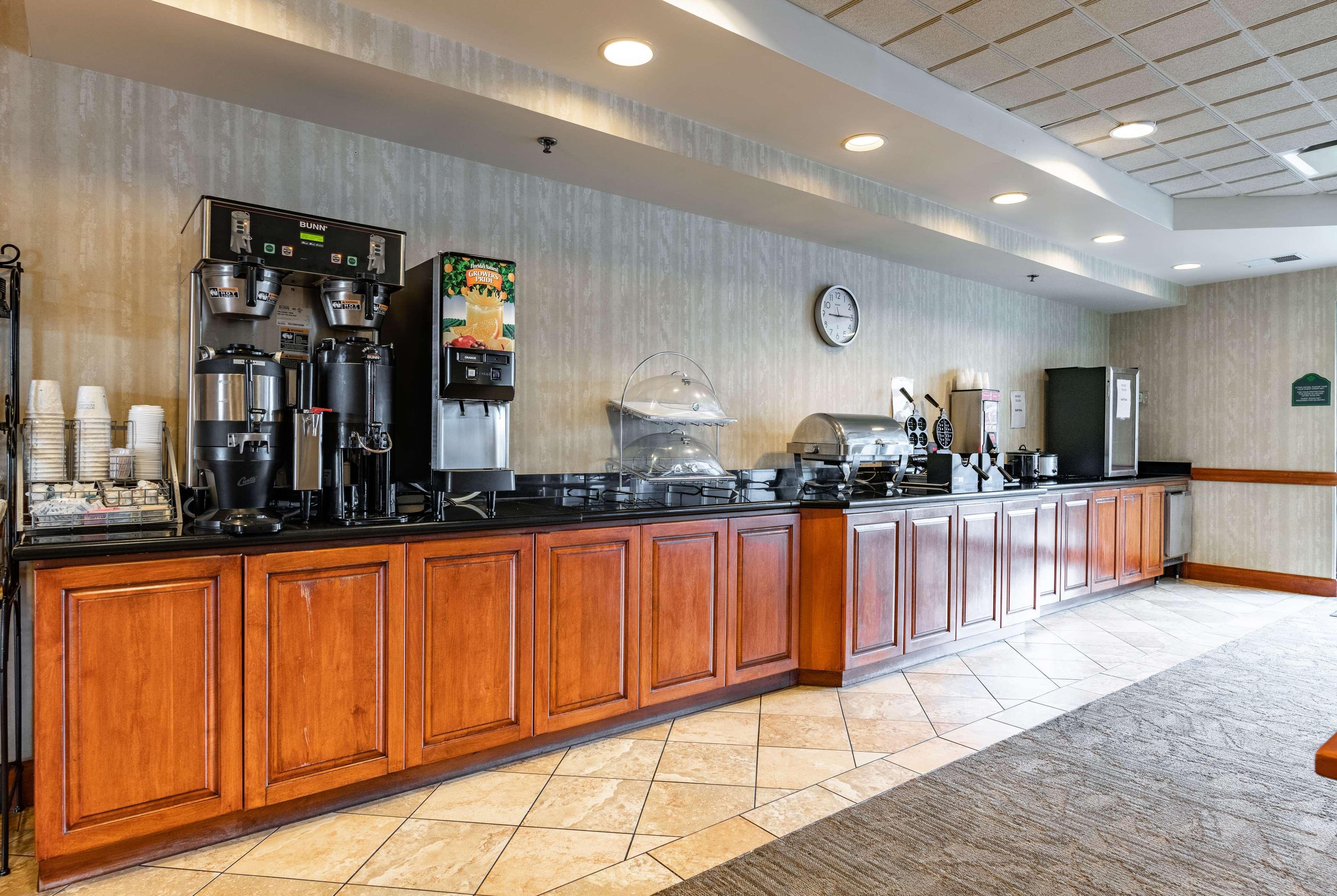 Wingate By Wyndham Vienna - Parkersburg - Marietta Hotel Exterior photo