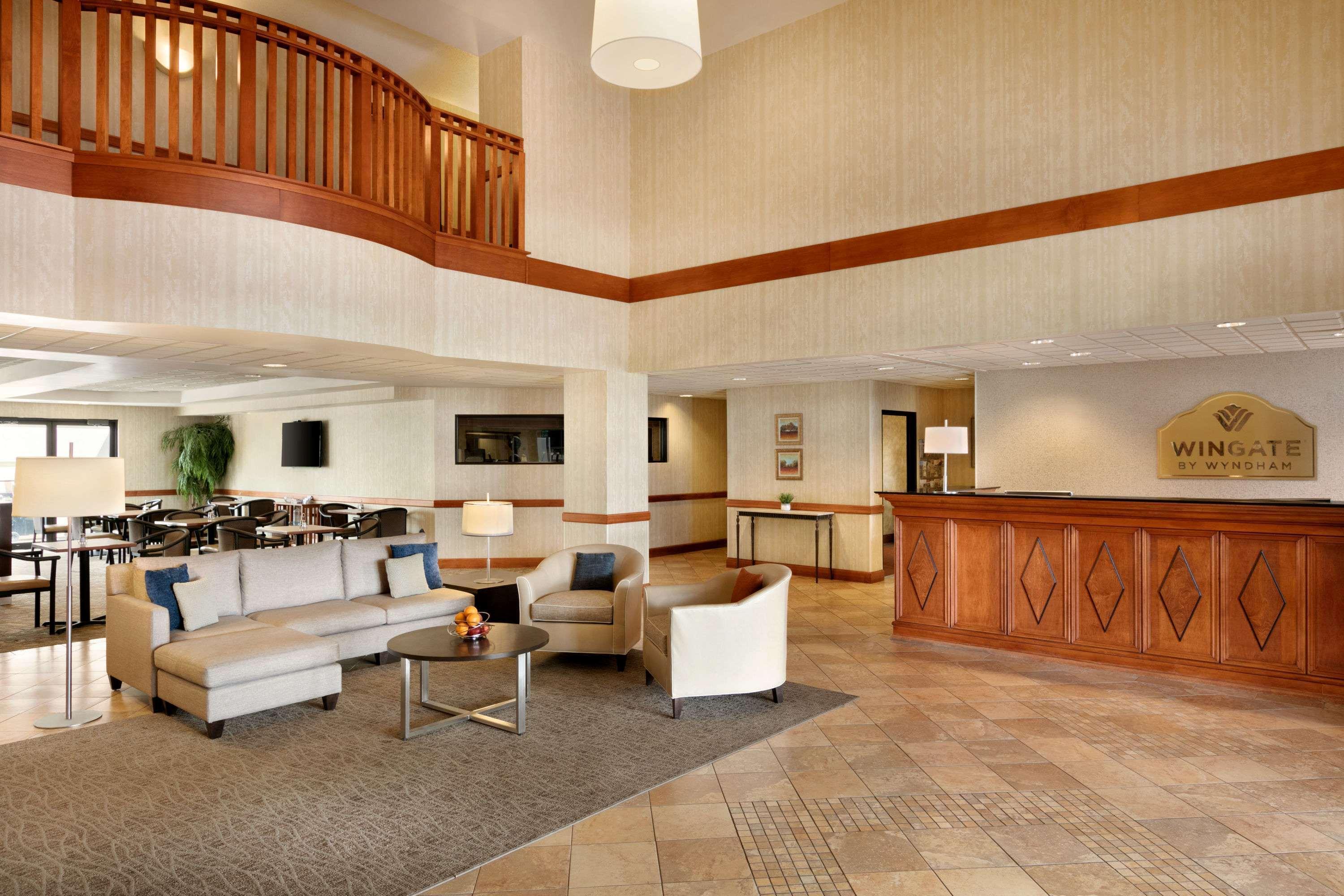 Wingate By Wyndham Vienna - Parkersburg - Marietta Hotel Exterior photo