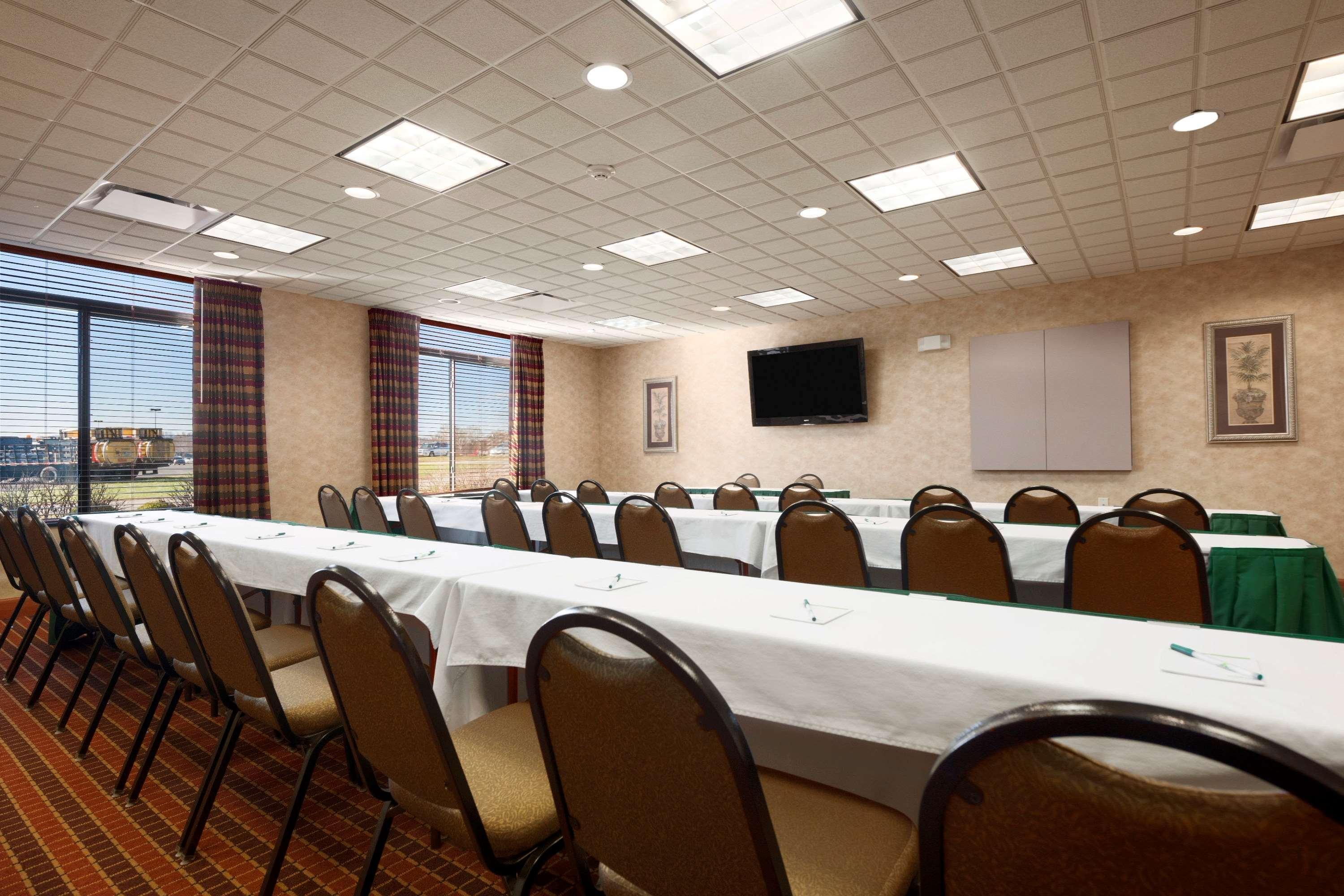 Wingate By Wyndham Vienna - Parkersburg - Marietta Hotel Exterior photo
