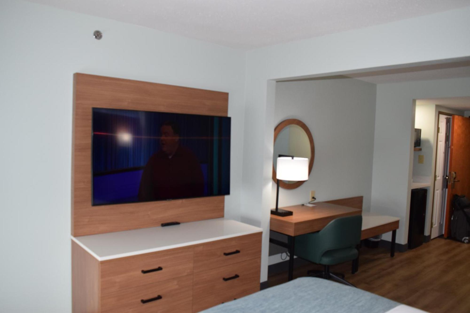 Wingate By Wyndham Vienna - Parkersburg - Marietta Hotel Exterior photo