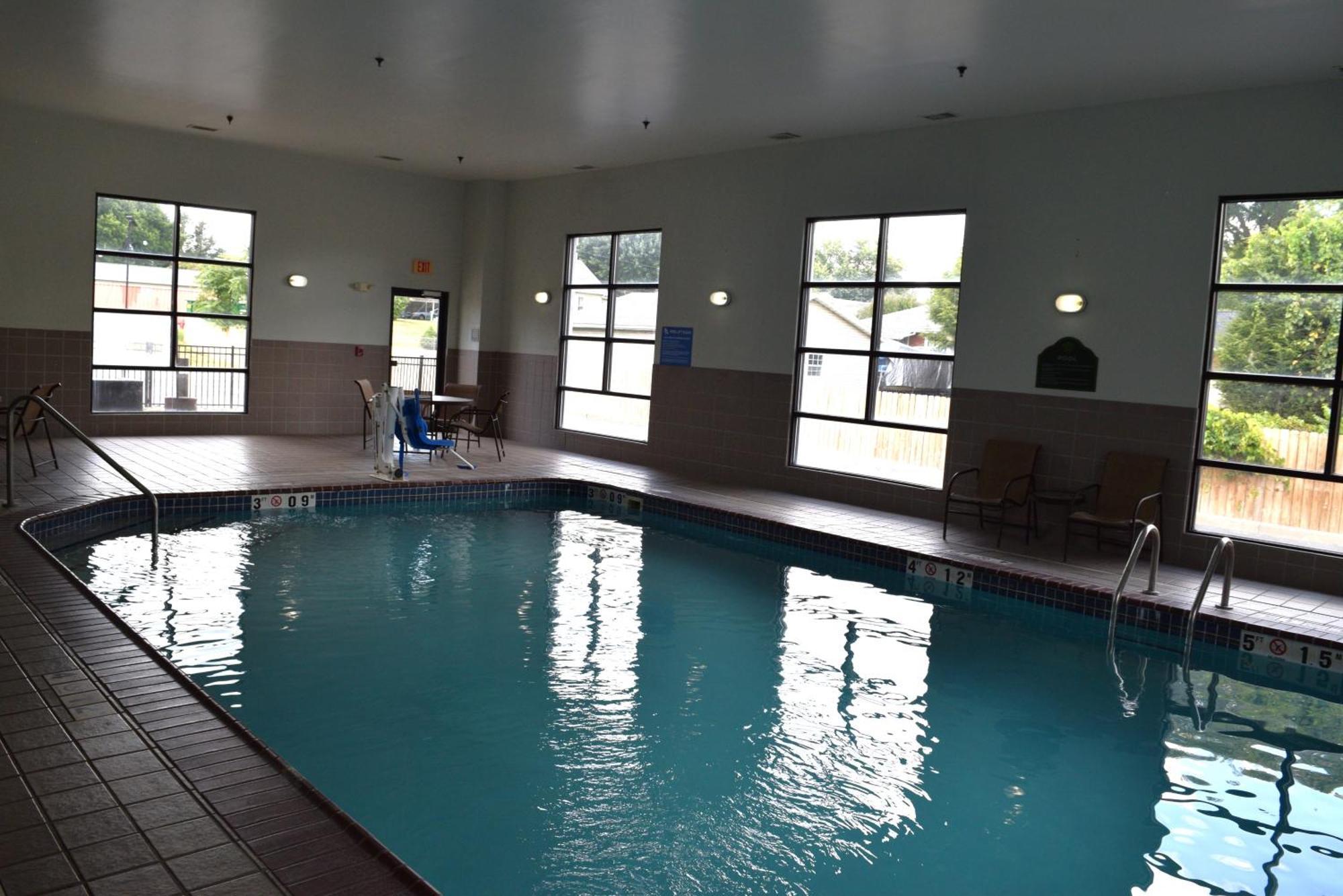 Wingate By Wyndham Vienna - Parkersburg - Marietta Hotel Exterior photo