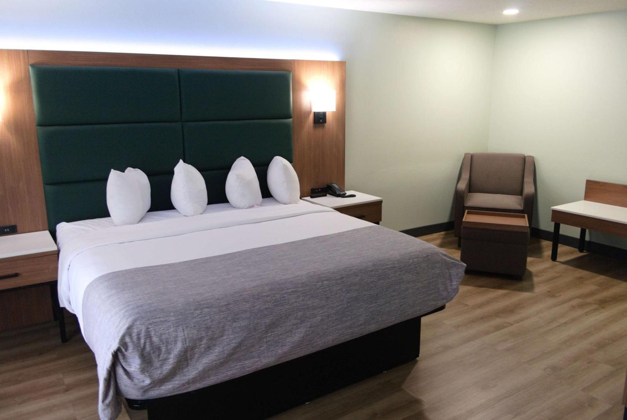 Wingate By Wyndham Vienna - Parkersburg - Marietta Hotel Exterior photo